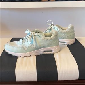 Mint Nike sneakers